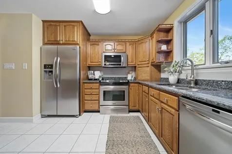 16 Wiley Hill Road Londonderry NH 03053