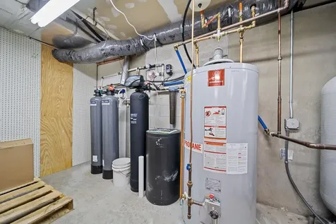 16 Wiley Hill Road Londonderry NH 03053