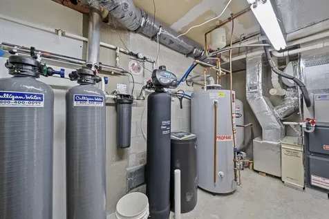 16 Wiley Hill Road Londonderry NH 03053