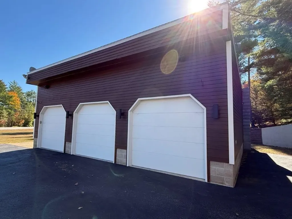 1005 Nh Route 106 N Loudon NH 03307