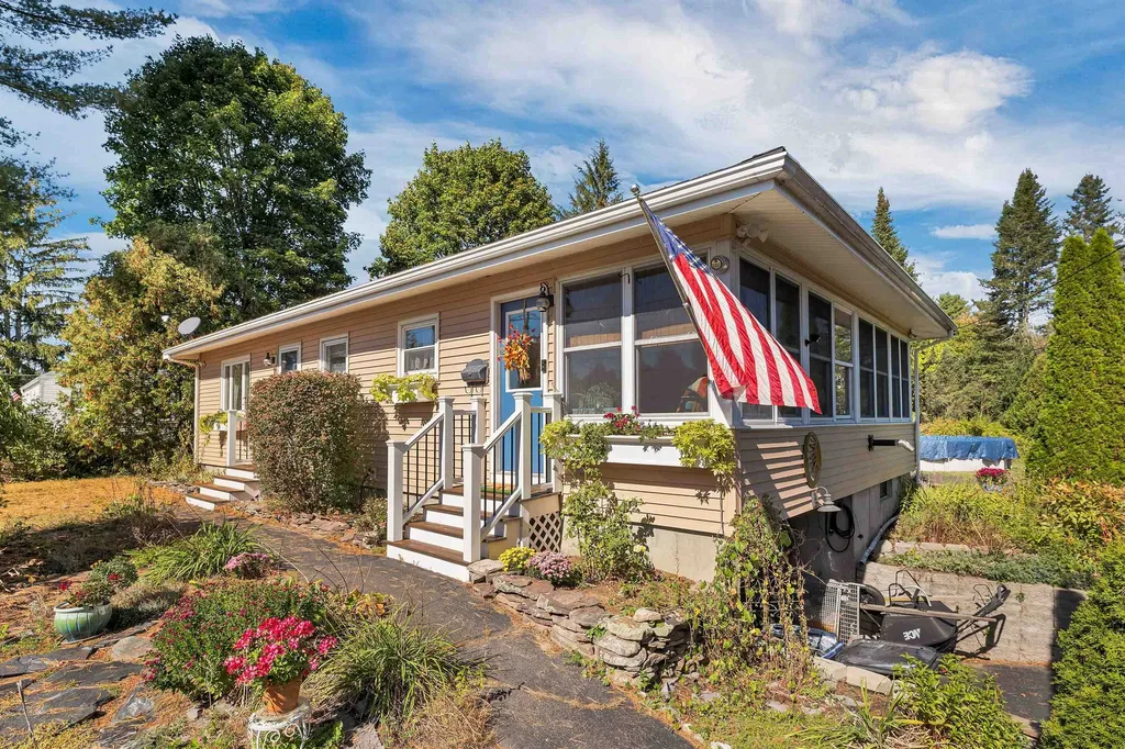 80 N Mast Street Goffstown NH 03045