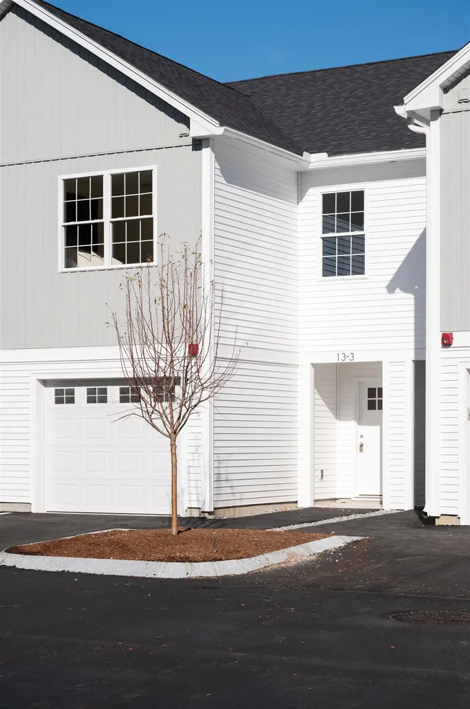 13 Suffolk Drive Concord NH 03303