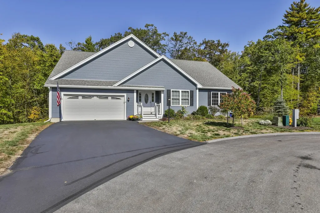 16 Strawberry Lane Hooksett NH 03106