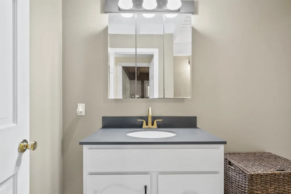 156 Piscassic Road Newfields NH 03856