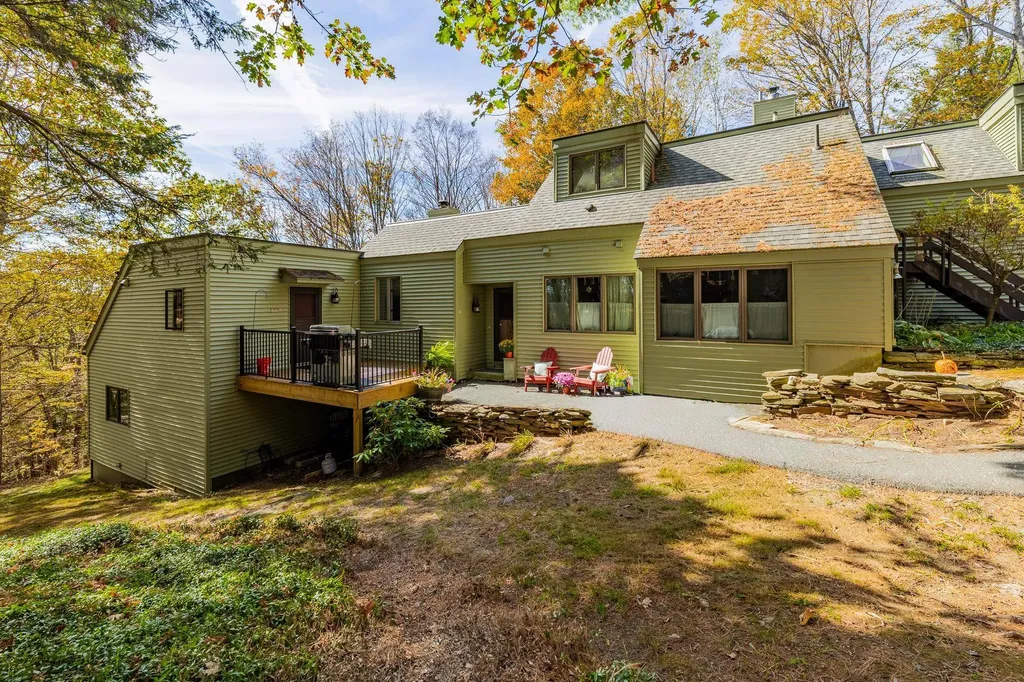 1191 Baker Turn Hartford VT 05059