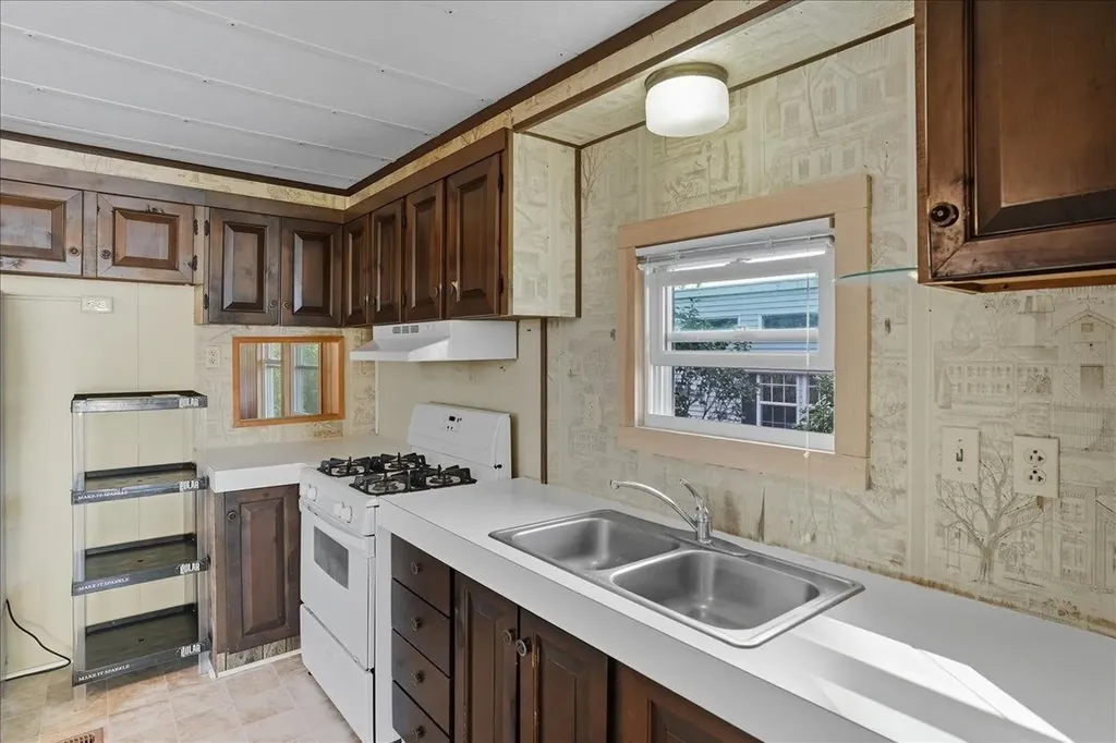 278 Penny Lane Shelburne VT 05482