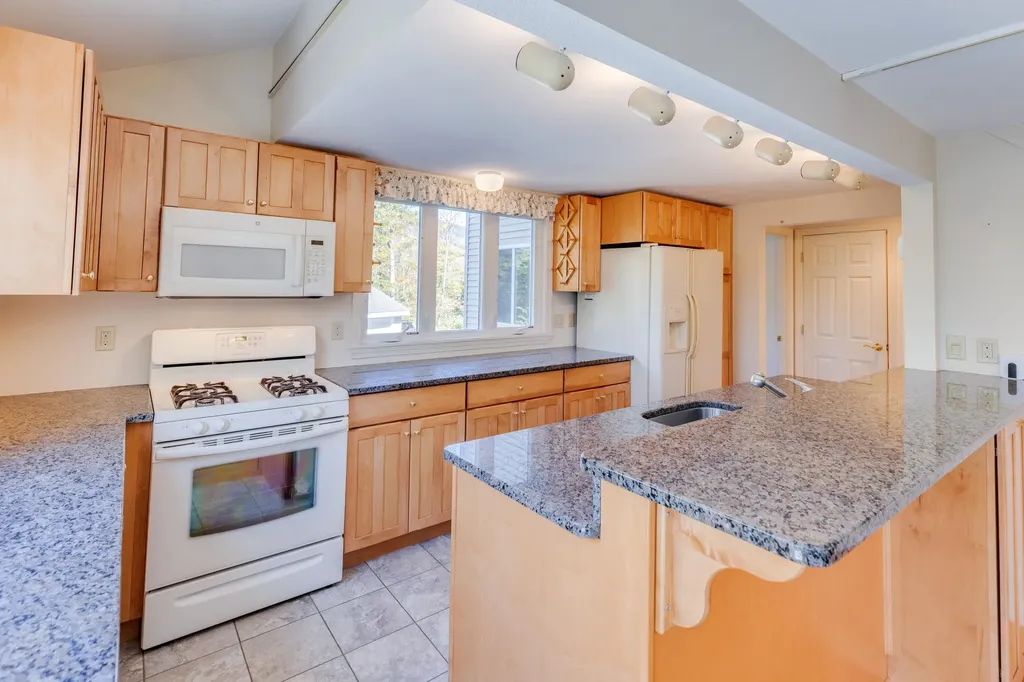 73 Beechnut Drive Lincoln NH 03251