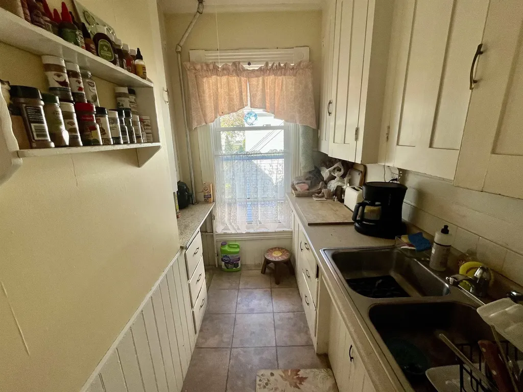 883 Union Street Manchester NH 03104