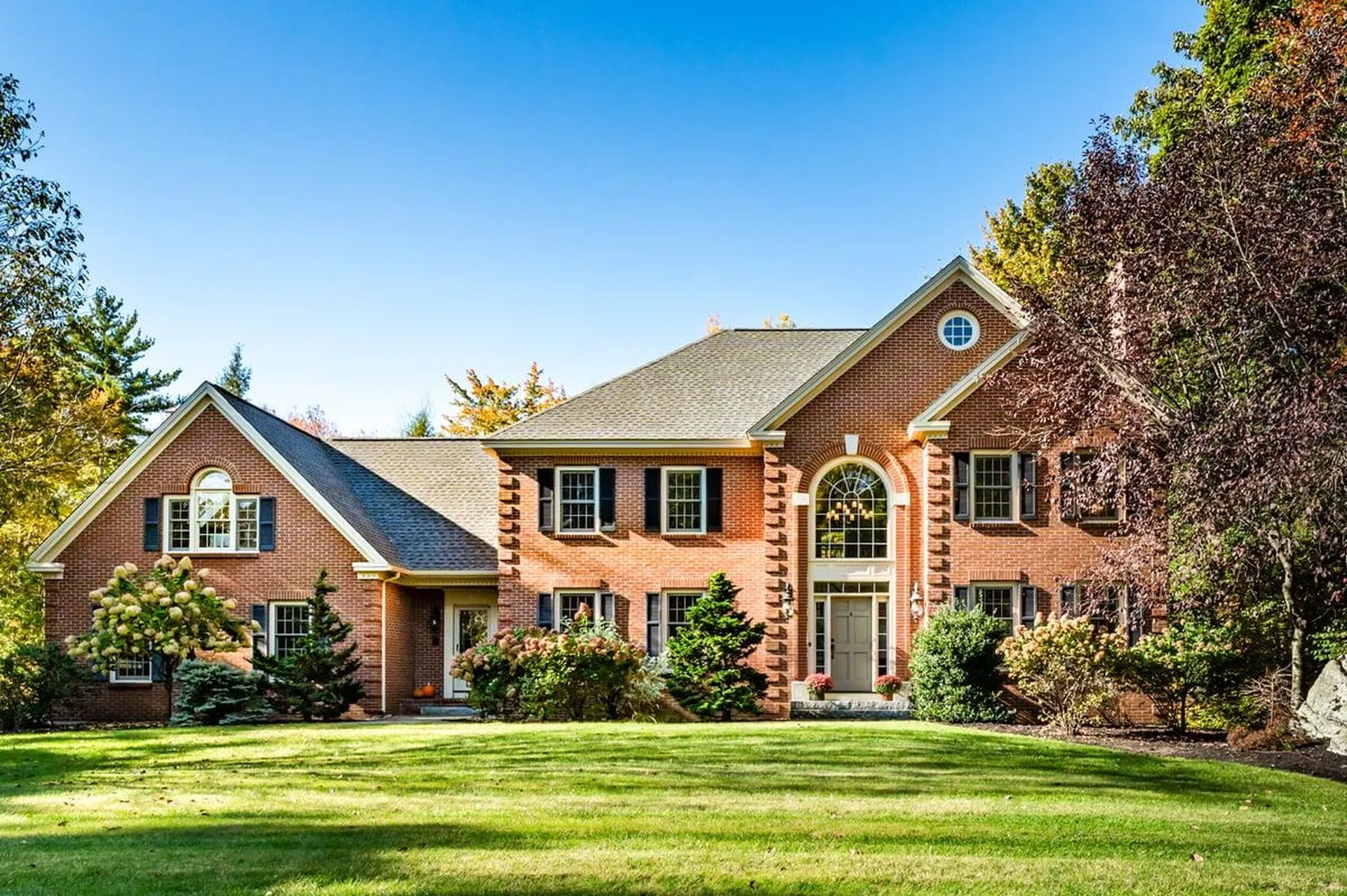 12 Mcintosh Lane Bedford NH 03110