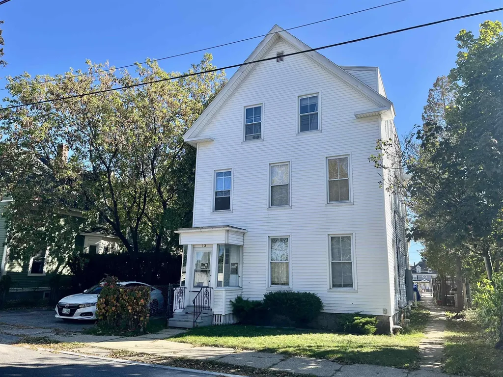 13 Pennacook Street Manchester NH 03104