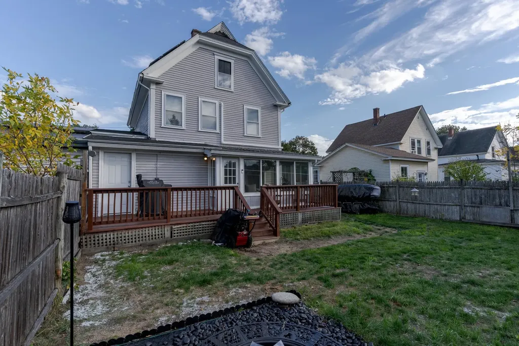 1 Farrington Street Rochester NH 03867