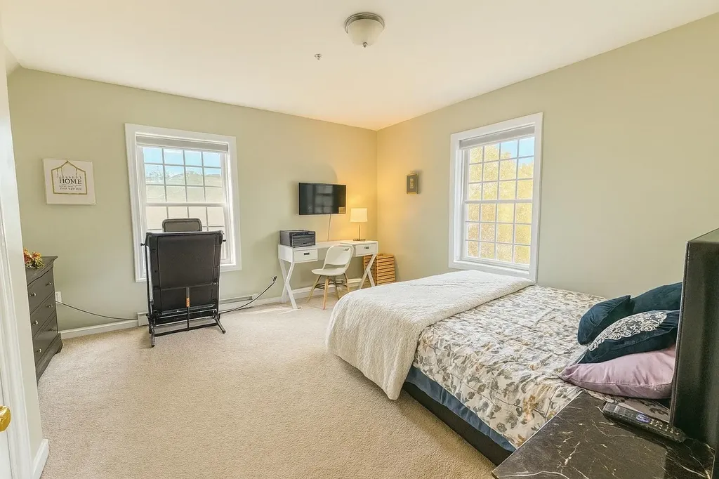 52 Trinity Circle Rochester NH 03839