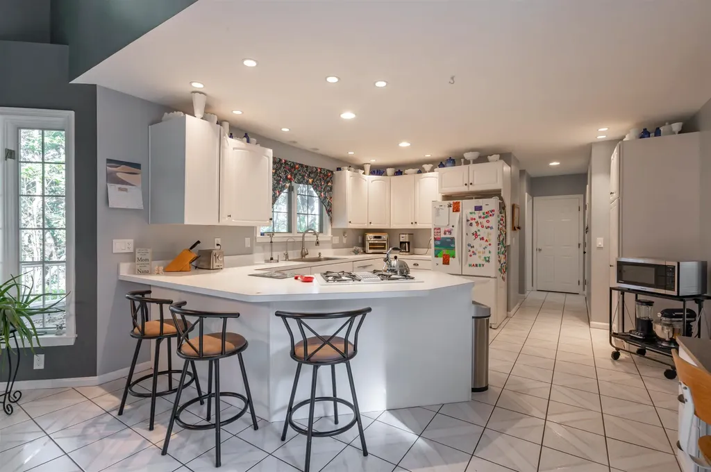 12 Leclair Drive Hudson NH 03051