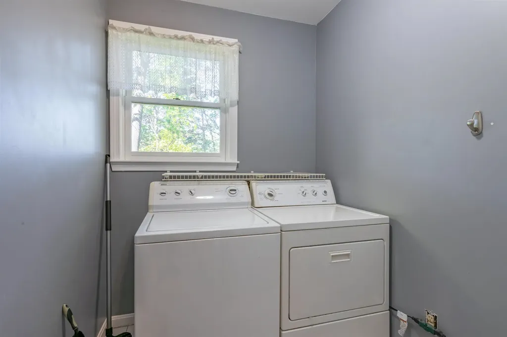 12 Leclair Drive Hudson NH 03051