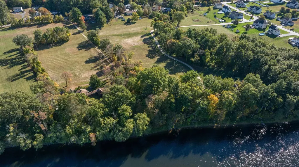 12 Leclair Drive Hudson NH 03051