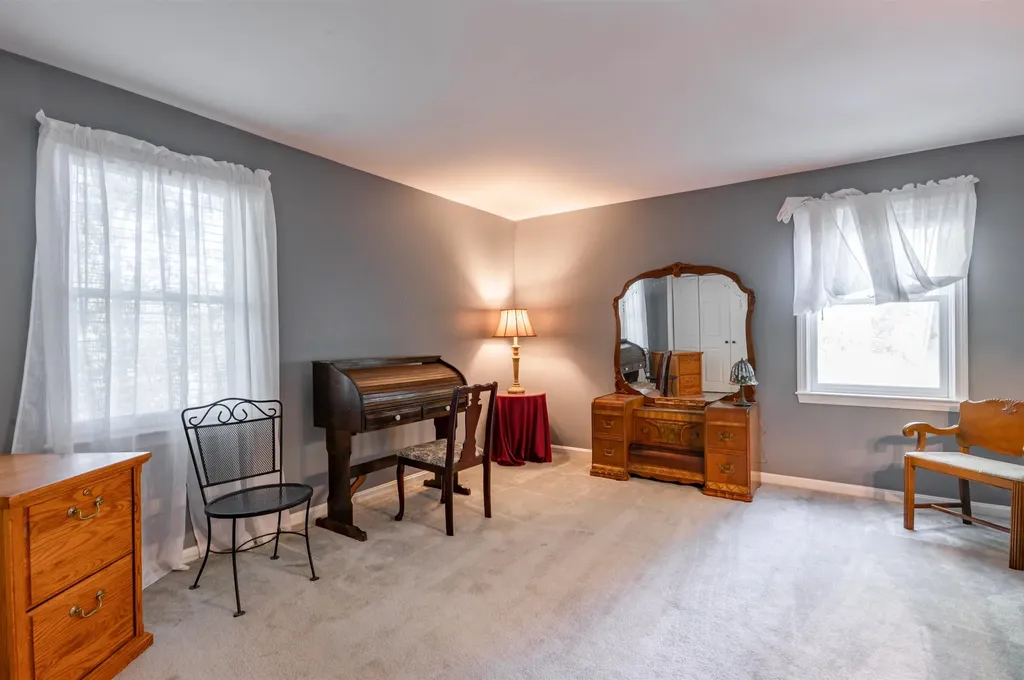 12 Leclair Drive Hudson NH 03051