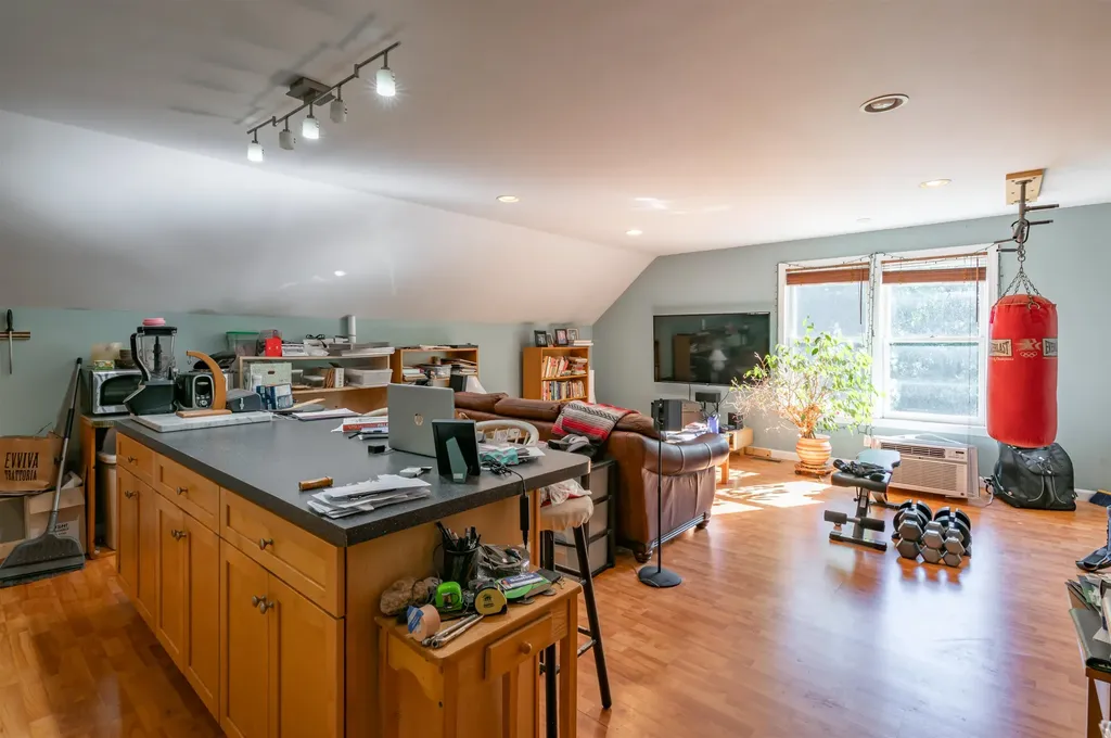 12 Leclair Drive Hudson NH 03051