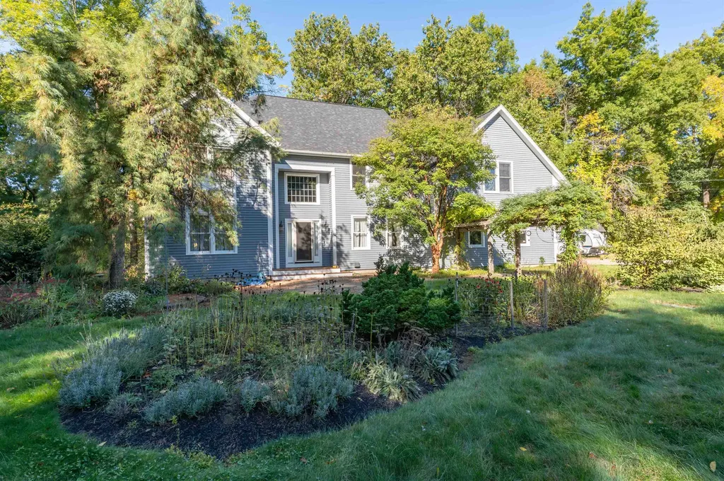 12 Leclair Drive Hudson NH 03051