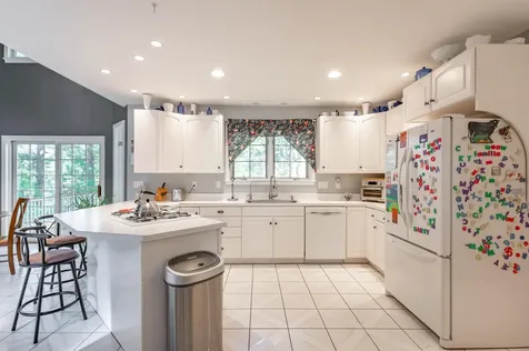 12 Leclair Drive Hudson NH 03051