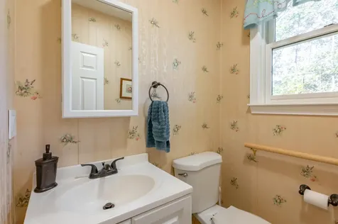 12 Leclair Drive Hudson NH 03051