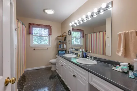 12 Leclair Drive Hudson NH 03051