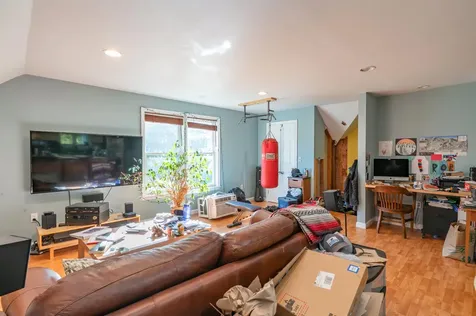 12 Leclair Drive Hudson NH 03051