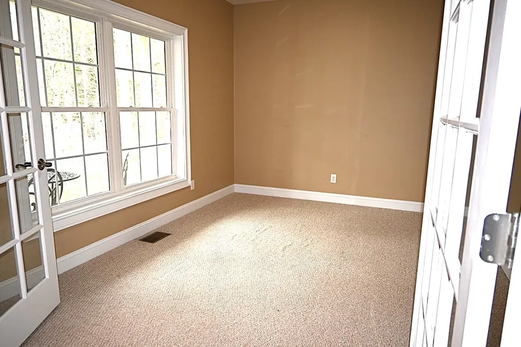 59 Hawthorne Drive Auburn NH 03032