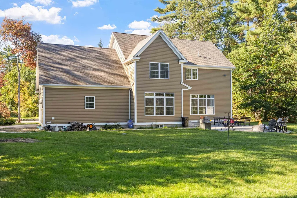 59 Hawthorne Drive Auburn NH 03032