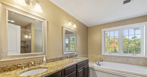 59 Hawthorne Drive Auburn NH 03032