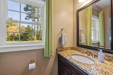 59 Hawthorne Drive Auburn NH 03032