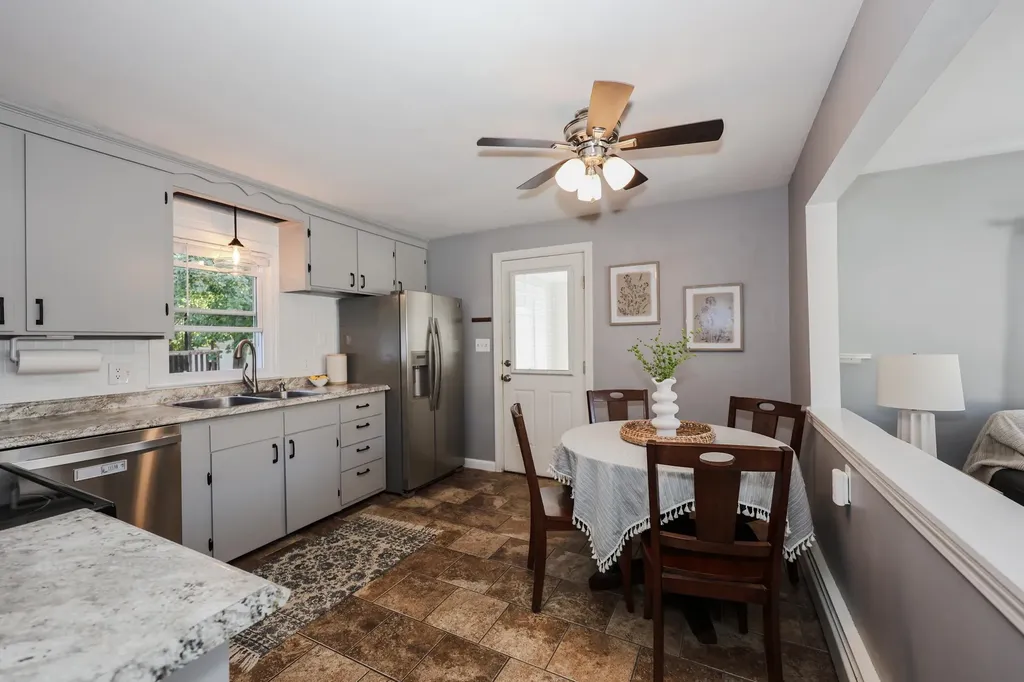 19 Bow Street Manchester NH 03103