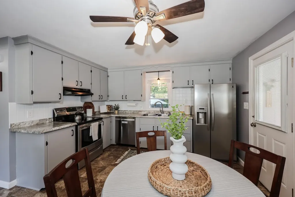 19 Bow Street Manchester NH 03103