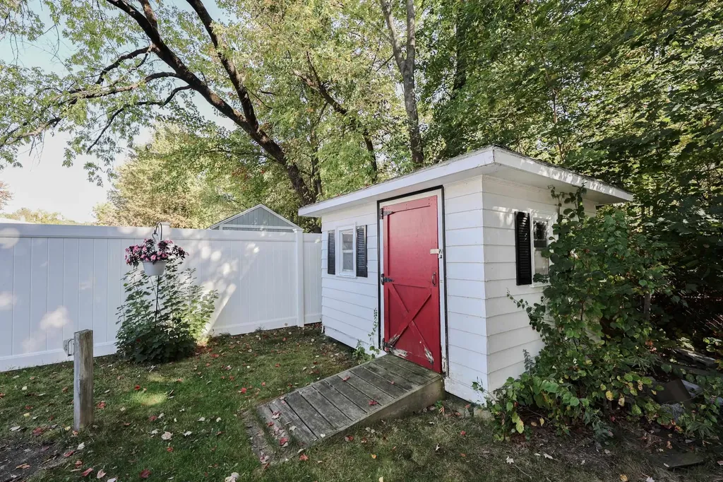 19 Bow Street Manchester NH 03103