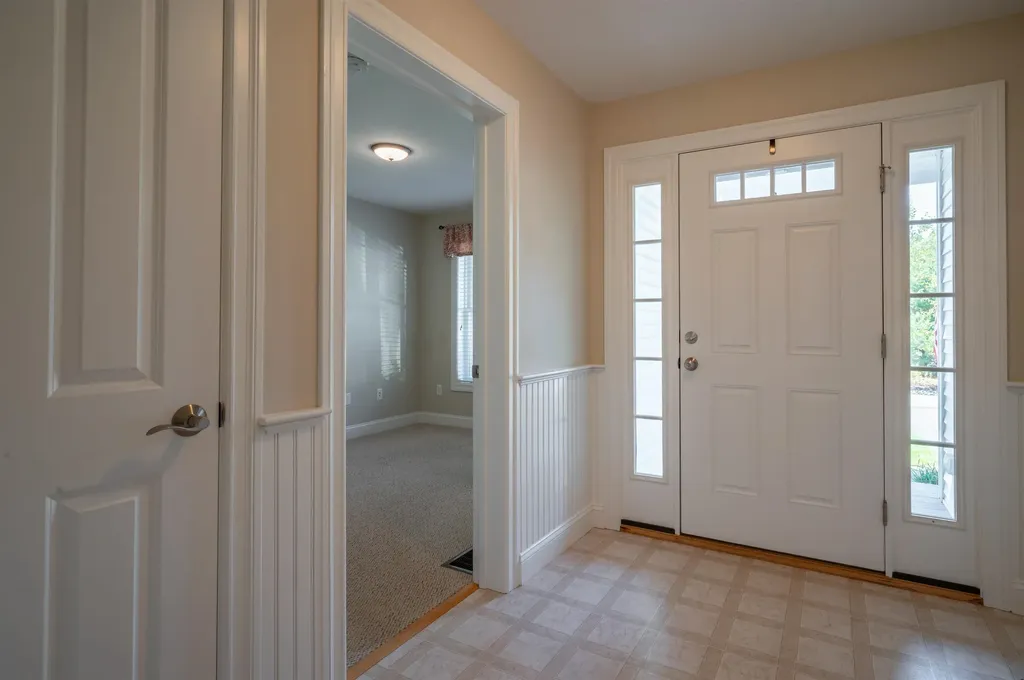 9 Elystan Circle Nashua NH 03064