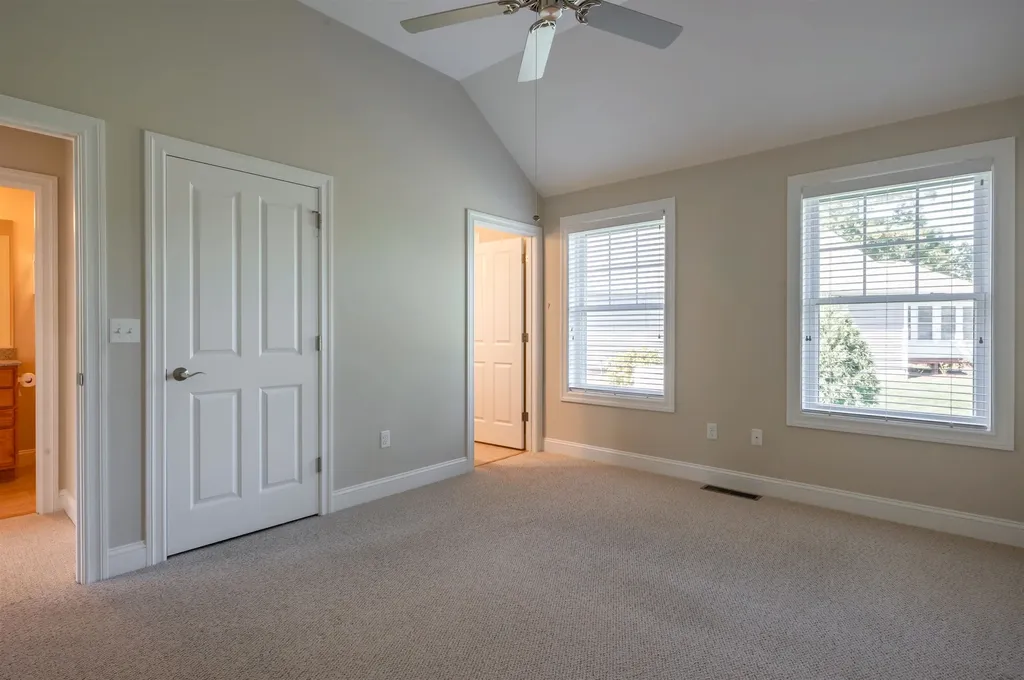 9 Elystan Circle Nashua NH 03064