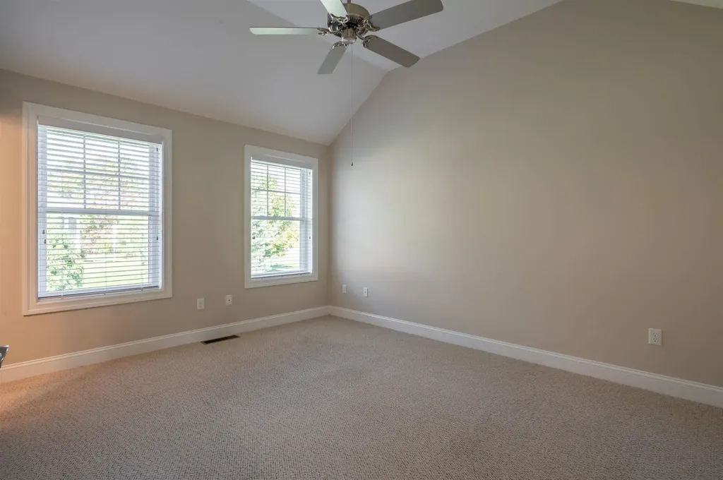 9 Elystan Circle Nashua NH 03064