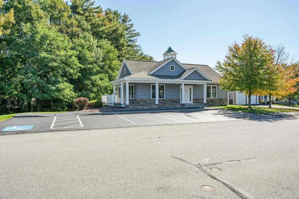 9 Elystan Circle Nashua NH 03064