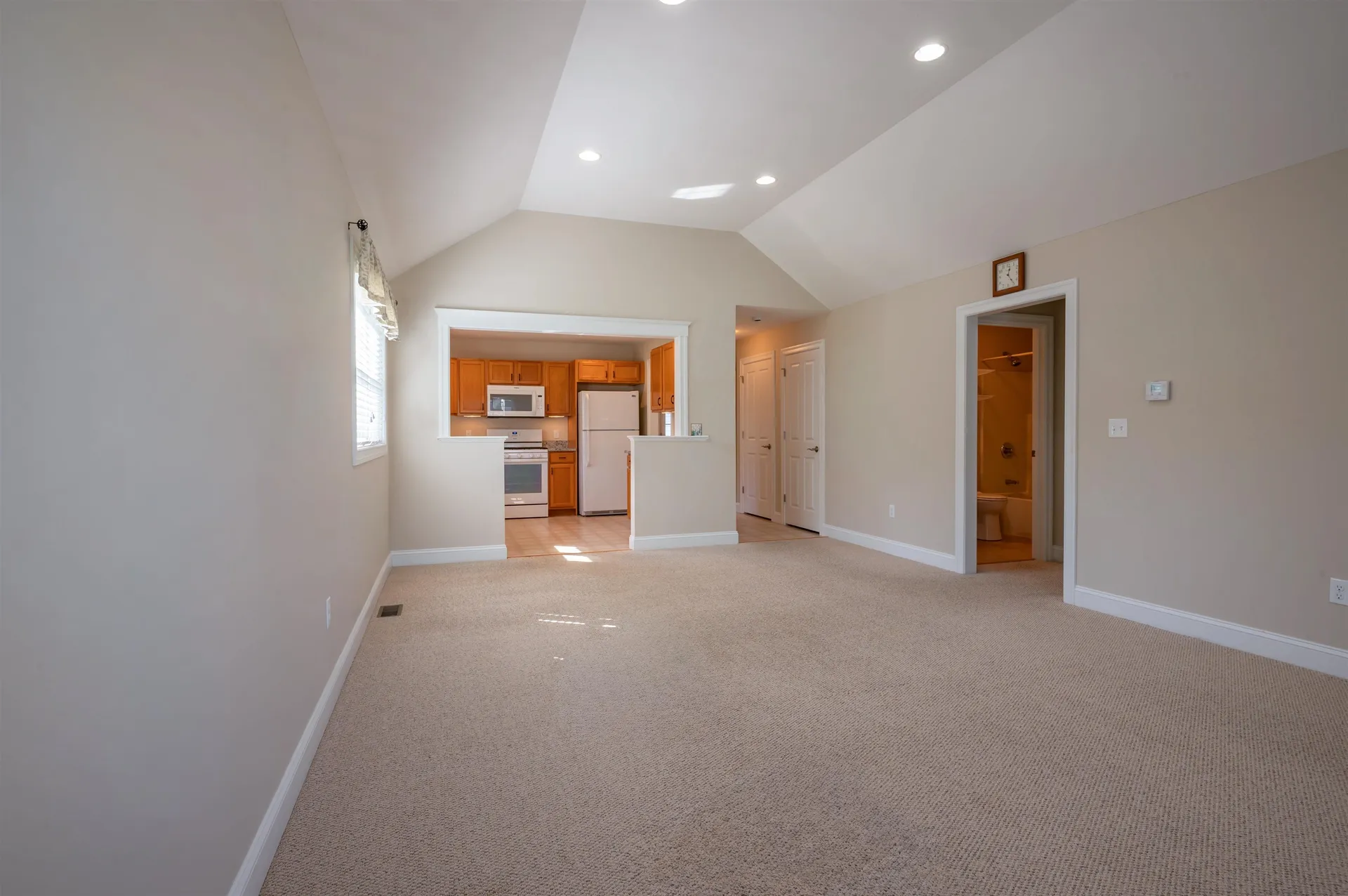 9 Elystan Circle Nashua NH 03064