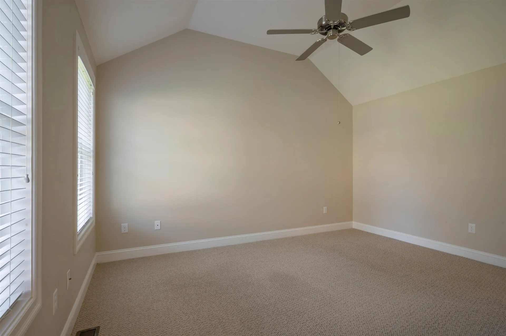 9 Elystan Circle Nashua NH 03064