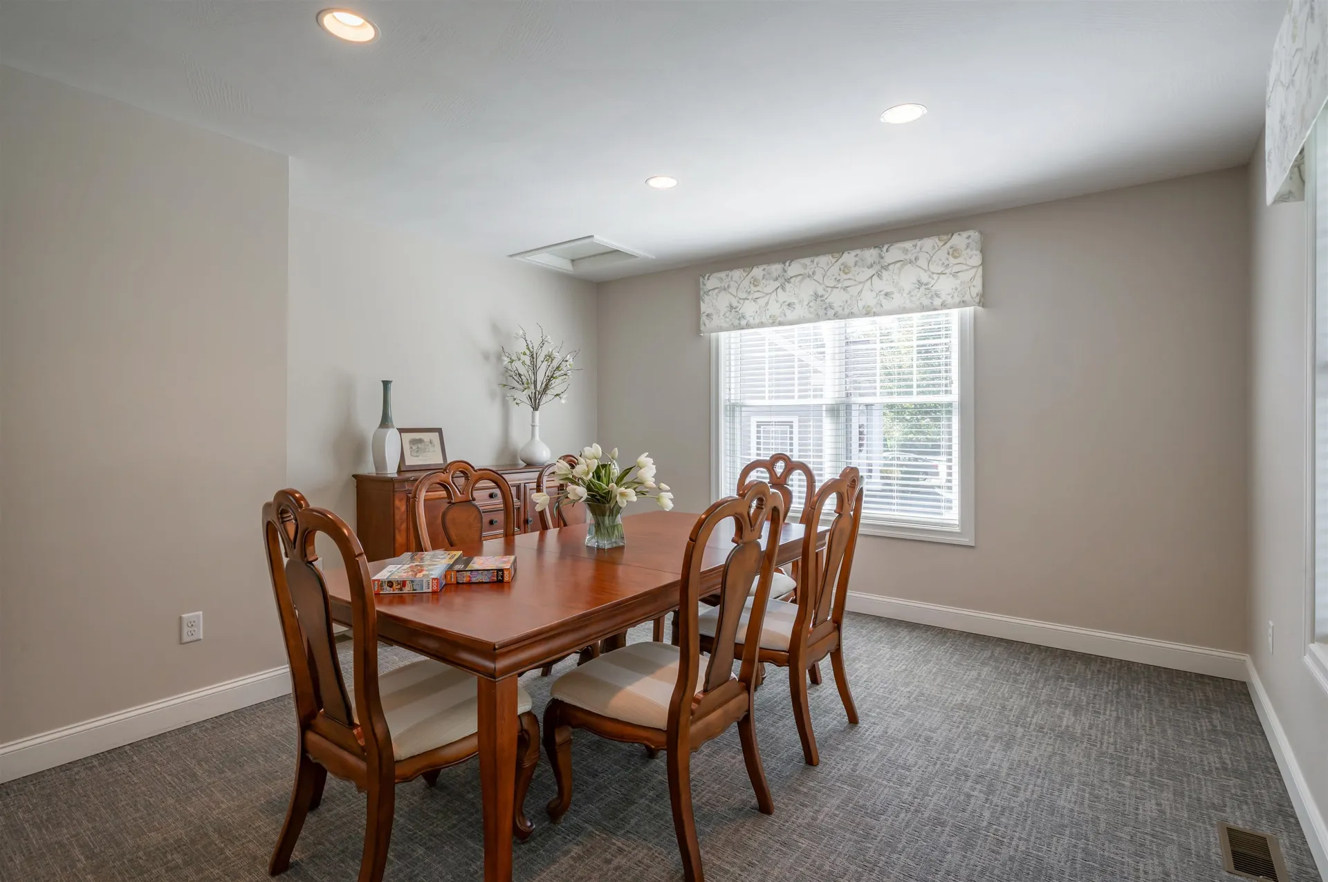 9 Elystan Circle Nashua NH 03064