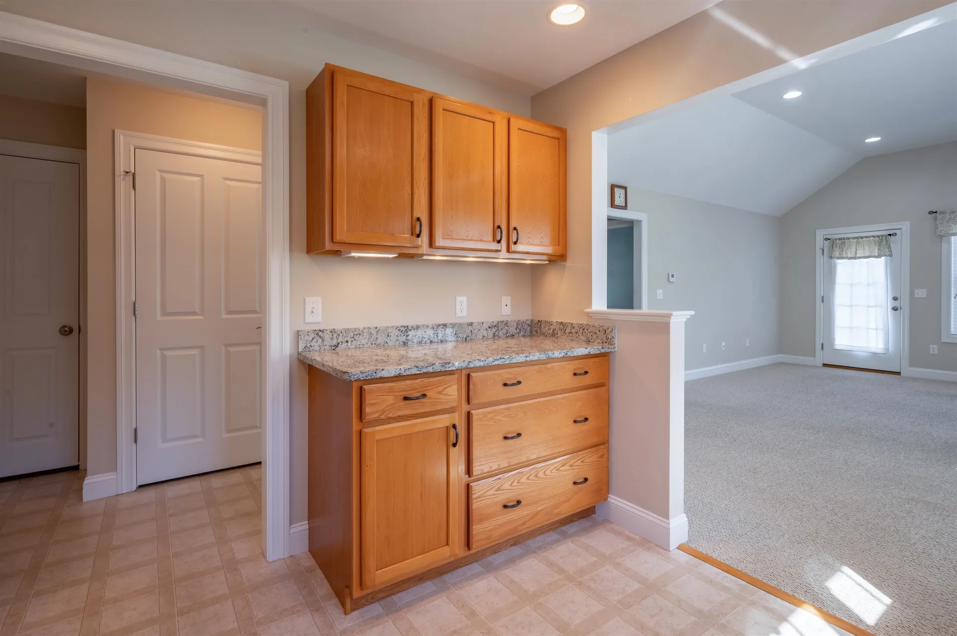 9 Elystan Circle Nashua NH 03064