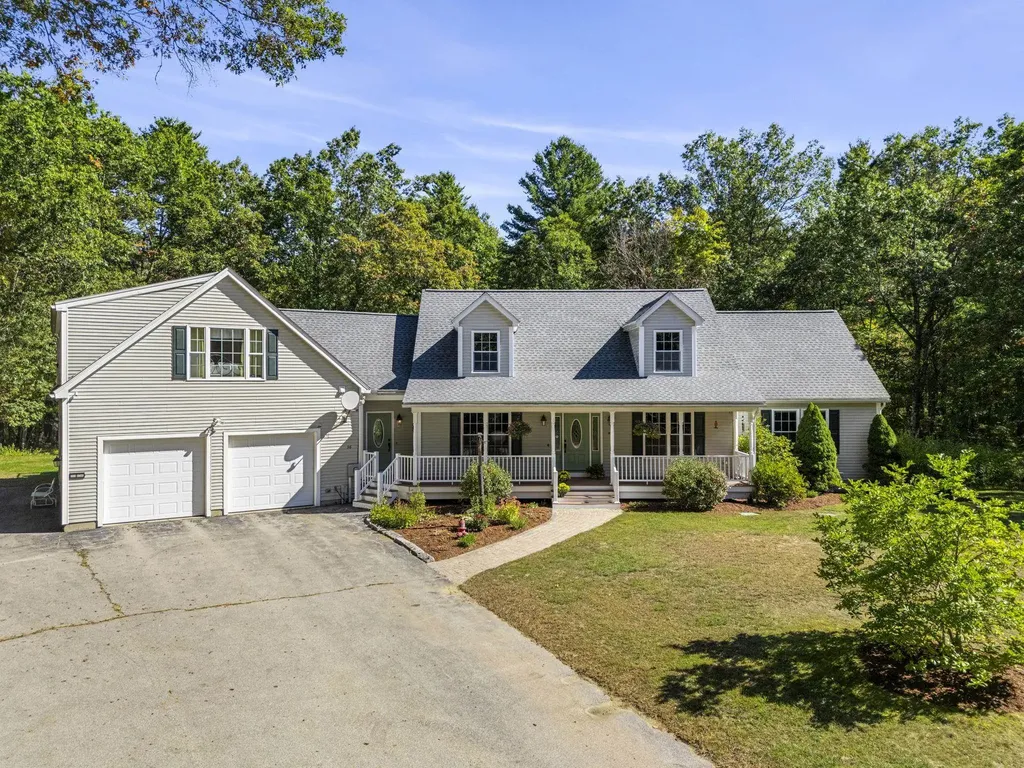 36 Kens Way Pelham NH 03076
