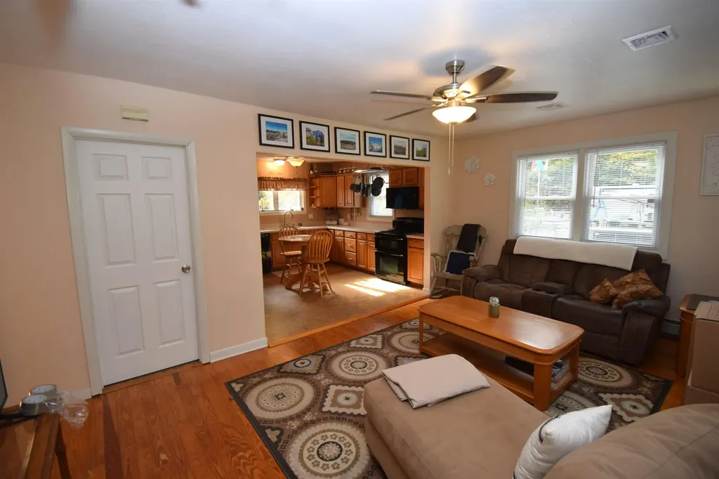 24 Crane Crossing Road Newton NH 03858