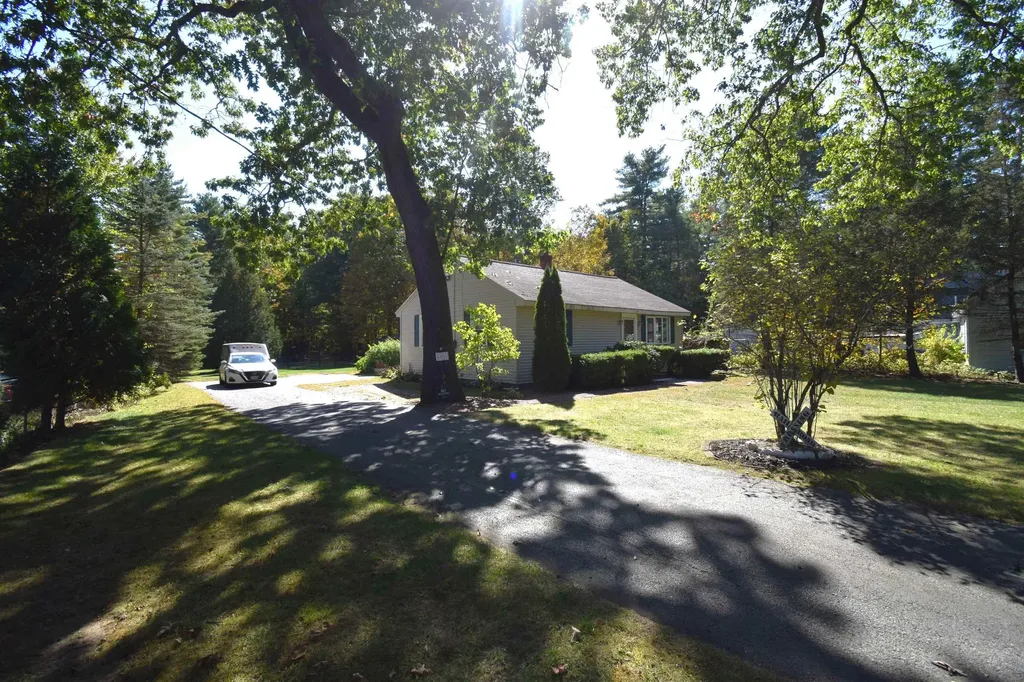 24 Crane Crossing Road Newton NH 03858