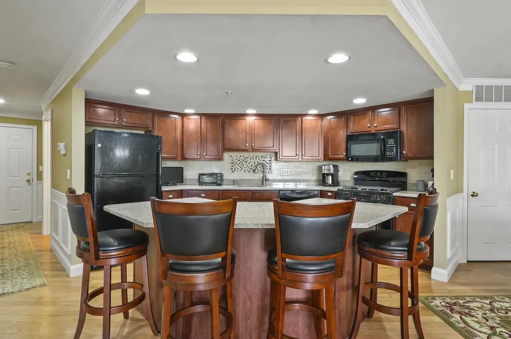 5 Sterling Hill Lane Exeter NH 03833