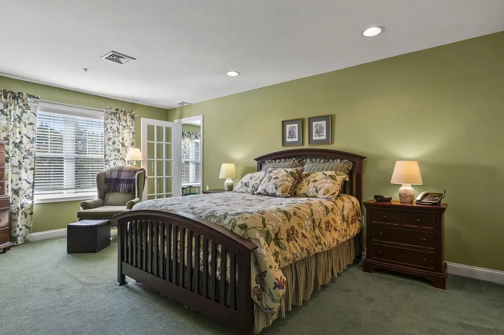 5 Sterling Hill Lane Exeter NH 03833