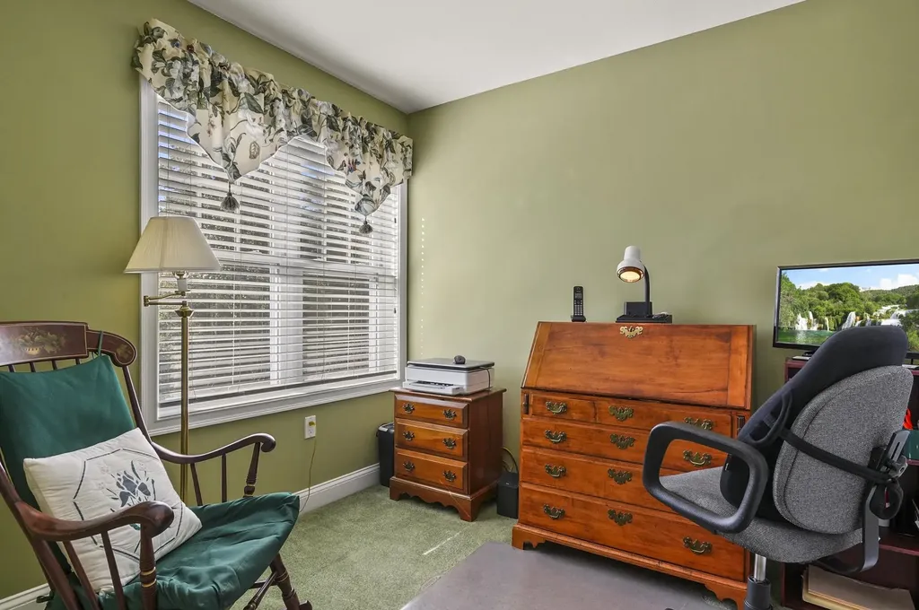 5 Sterling Hill Lane Exeter NH 03833