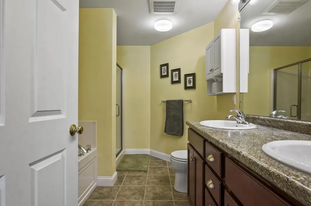 5 Sterling Hill Lane Exeter NH 03833