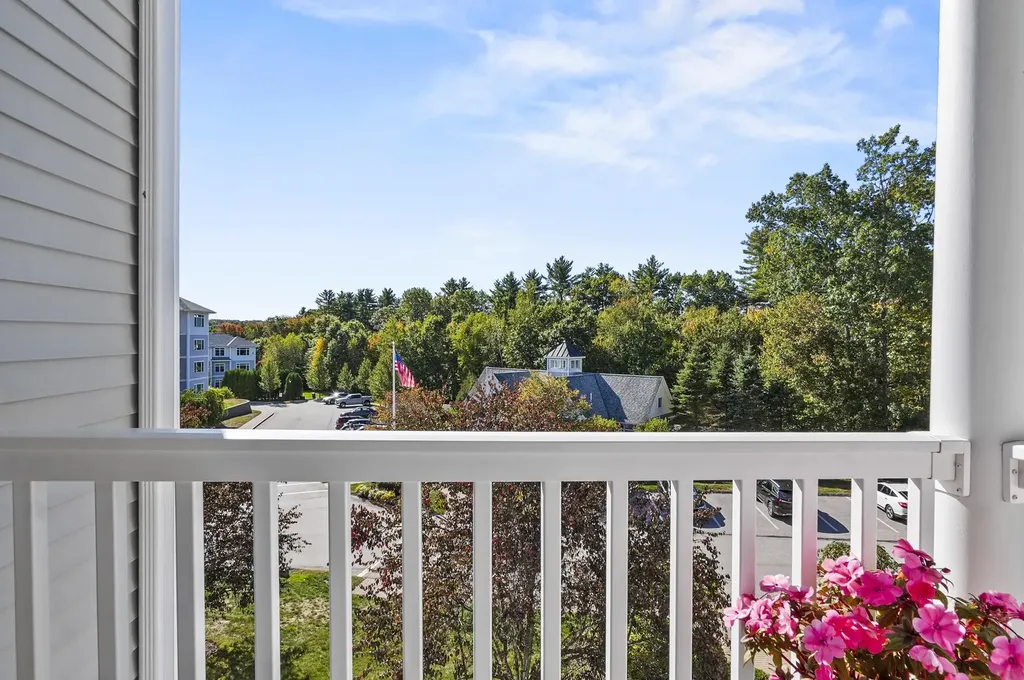 5 Sterling Hill Lane Exeter NH 03833