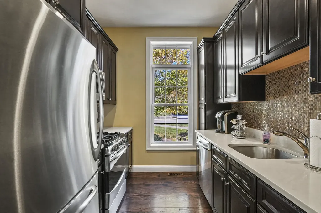 5 Sterling Hill Lane Exeter NH 03833